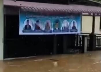 Sejumlah Nagari di Kepung Banjir, Bupati Dharmasraya Respon Cepat Atasi Pemukiman Warga