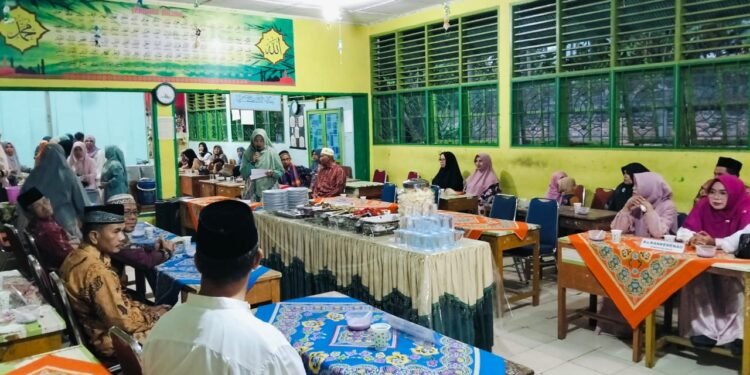 Perkuat Silaturahmi, Keluarga Besar MAN 2 Solok Gelar Buka Puasa Bersama