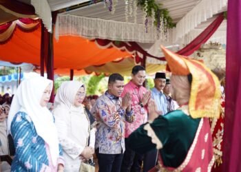 Semarak, Perpisahan Siswa dan Guru Purnabakti SMAN 1 Kubung Dihadiri Bupati Solok