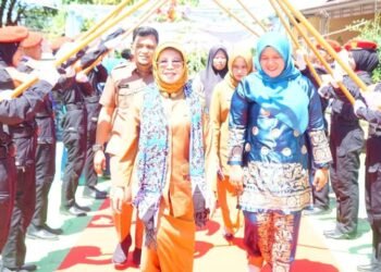 Hadiri Perpisahan, Wabup Leliarni Tekankan Tamatan SMA Agar Melanjutkan Pendidikan ke PT