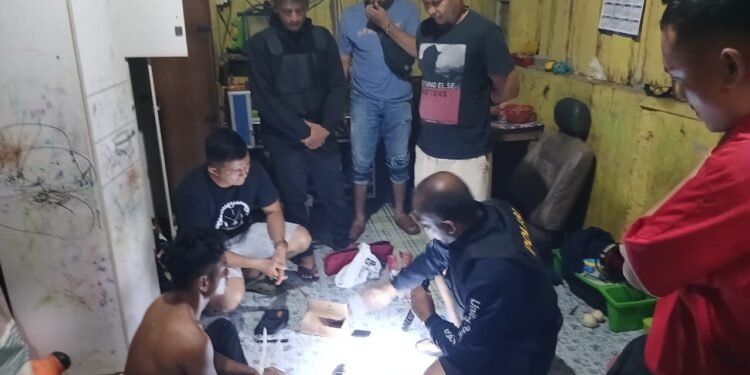 Tersangka Pengedar Narkoba Ditangkap Satnarkoba Polres Dharmasraya di Gunung Medan