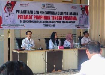 Bupati Annisa Lantik Yosta Defina Sebagai Kepala Dinas Kesehatan Kabupaten Dharmasraya