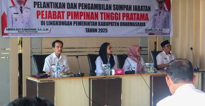 Bupati Annisa Lantik Yosta Defina Sebagai Kepala Dinas Kesehatan Kabupaten Dharmasraya
