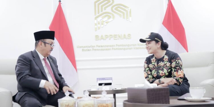 Kelas! Bupati Dharmasraya Disambut Hangat Menteri PPN/Bappenas, Usulkan Program Pembangunan