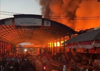 Subuh Membara, Pasar Kota Payakumbuh Dilanda Kebakaran Besar  