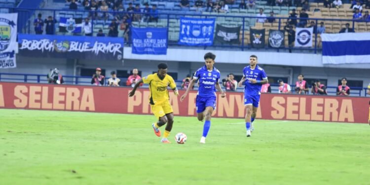 Tanduk Kabau Sirah Patah di Bandung, Semen Padang FC Dihajar Persib 0=2