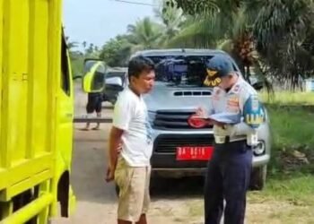 Petugas Dishub Dharmasraya