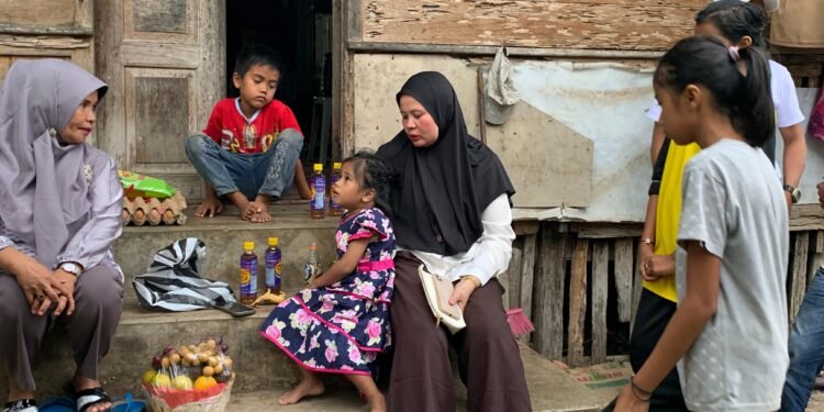 Potret Buram 5 Anak Beradik Kakak di Selayo Picu Empati Ketua TP-PKK, Ny. Nia Jon F Pandu