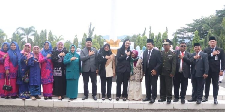 Irup Hari Pahlawan dan Peringatan HKN, Bupati Dharmasraya Harapkan Nilai-Nilai Kepahlawanan Terus Tumbuh di Tengah Masyarakat.