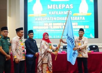 Ikuti MTQ Tingkat Provinsi Sumbar, 130 Anggota Kafilah Dharmasraya Dilepas Wabup Leliarni Menuju Bukittinggi
