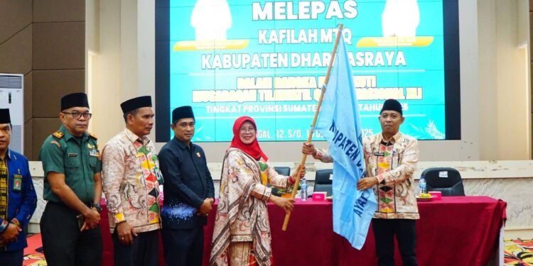 Ikuti MTQ Tingkat Provinsi Sumbar, 130 Anggota Kafilah Dharmasraya Dilepas Wabup Leliarni Menuju Bukittinggi
