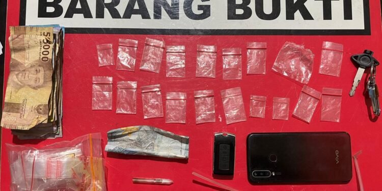Pengedaran Narkoba Makin Gawat! Satres Narkoba Polres Solok Tangkap Pelaku Asal Cupak dengan Barang Bukti 19 Paket Sabu