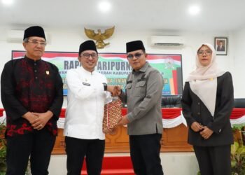 8 Fraksi DPRD Tanah Datar Sampaikan Pandangan Umum terhadap Ranperda Pertanggungjawaban APBD 2025