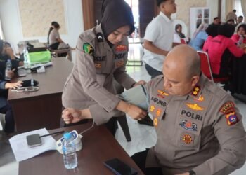 Polres Solok Semarakkan Hari Bhayangkara ke 80 dengan Bhakti Sosial Donor Darah dan Car Free Day   