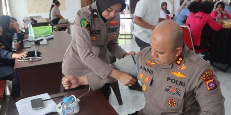 Polres Solok Semarakkan Hari Bhayangkara ke 80 dengan Bhakti Sosial Donor Darah dan Car Free Day
