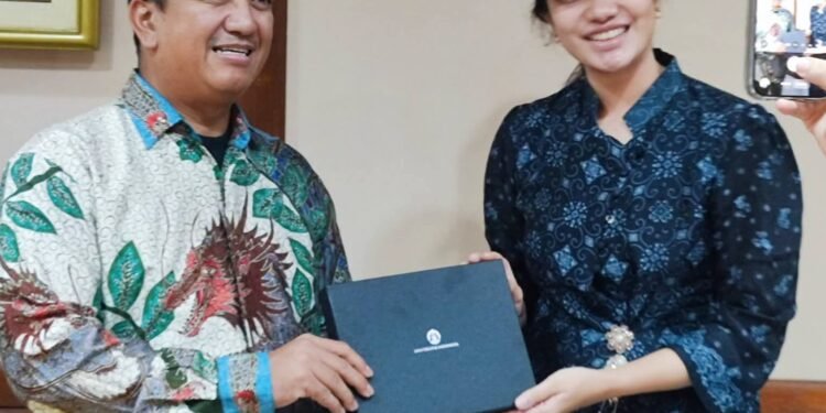 Bupati Annisa