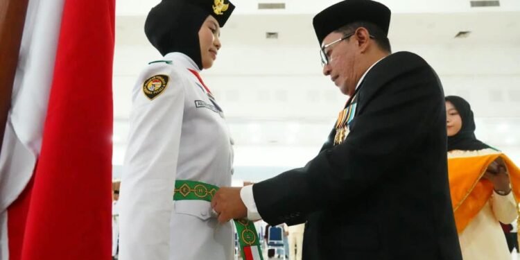 Paskibraka Tanah Datar