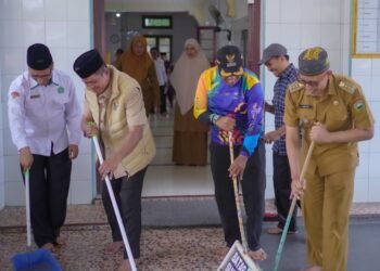 Aksi bersih-bersih