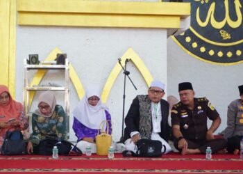 Wabup Dharmasraya Hadiri Tabligh Akbar Maulid Nabi, Ribuan Jemaah Larut dalam Shalawat