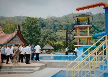 Hot Water Boom Pauh Duo