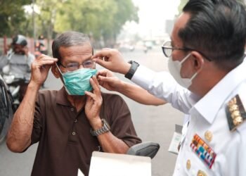 Bagikan Masker