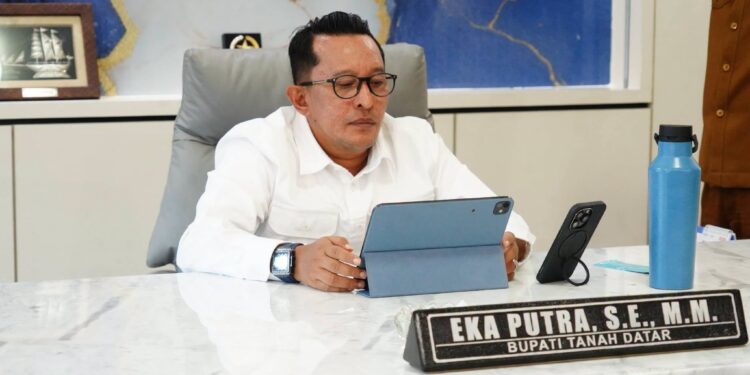 Bupati Tanah Datar Eka Putra