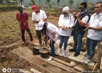 Korban Galodo Arosuka Dapat Bantuan Rumah, Jon Firman Pandu Apresiasi Kepedulian REI Sumbar