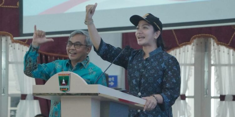 Bupati Annisa