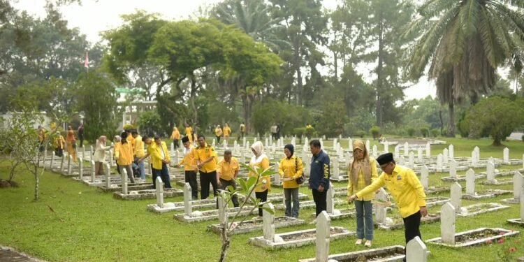 Ziarah Makam Pahlawan